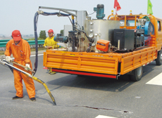 瀝青路面開(kāi)槽灌縫技術(shù)