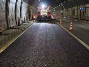 四川　精細(xì)抗滑保護(hù)層技術(shù)實(shí)現(xiàn)長大隧道安全性能顯著提升